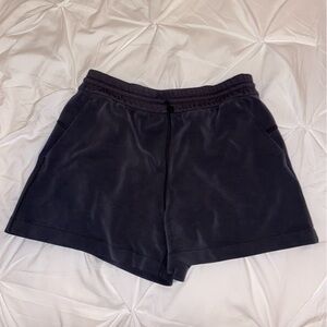 Lululemon soft stream shorts size 8